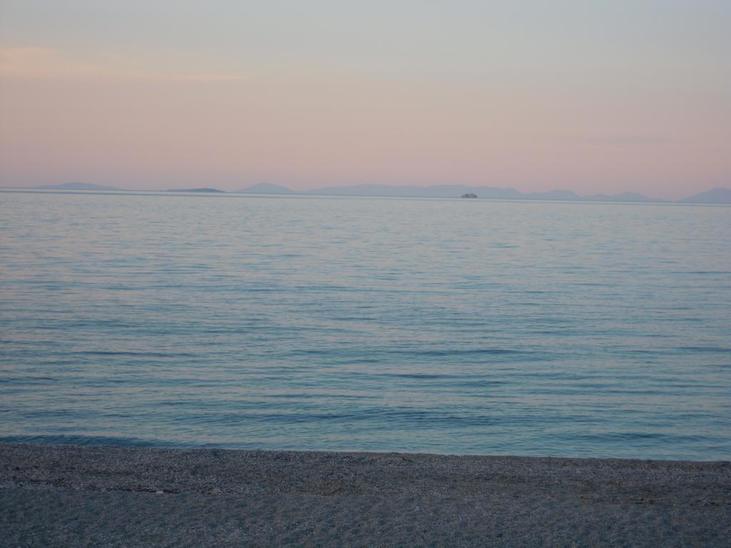 Almirikia Apartments Mourteri Chambre photo
